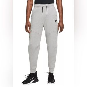 Nike tech fleece pants size small